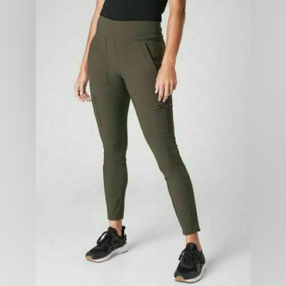 ATHLETA Headlands Hybrid Cargo Pant  Peat Green #353474 Casual Hiking Size 2